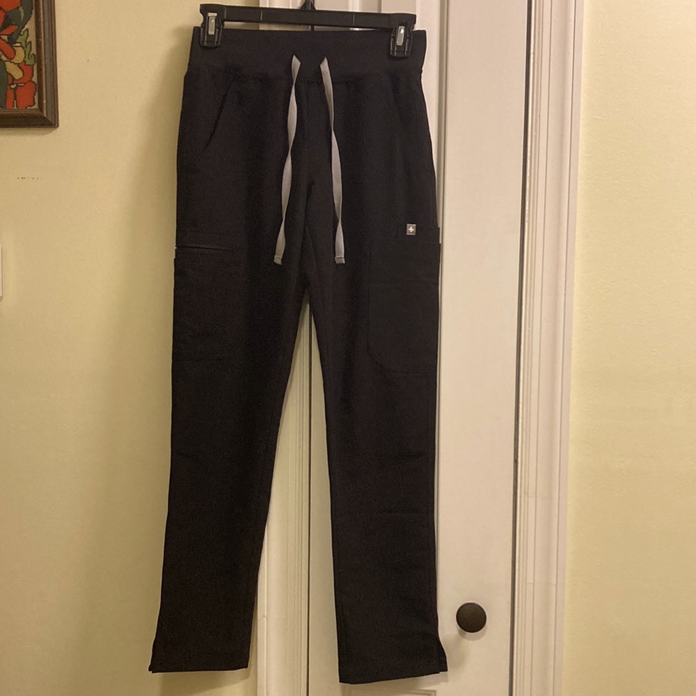 FIGS xxs petite skinny scrubs in black